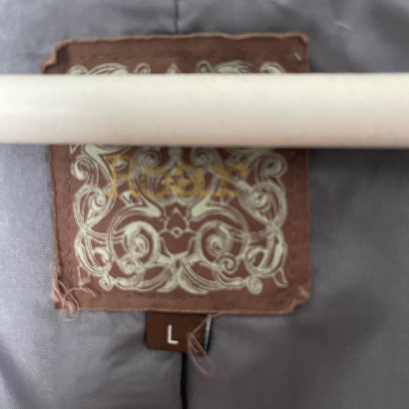 Roar 2-Button Blazer - Picture 3 of 5